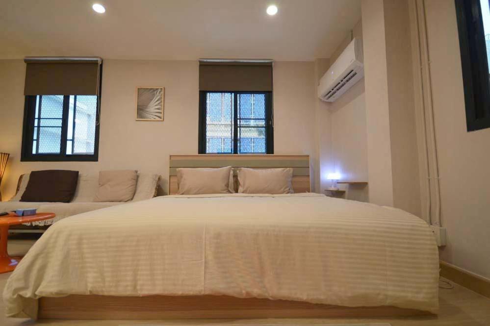 57 Hidden House Bkk Chinatown Hotel Bangkok Exterior photo